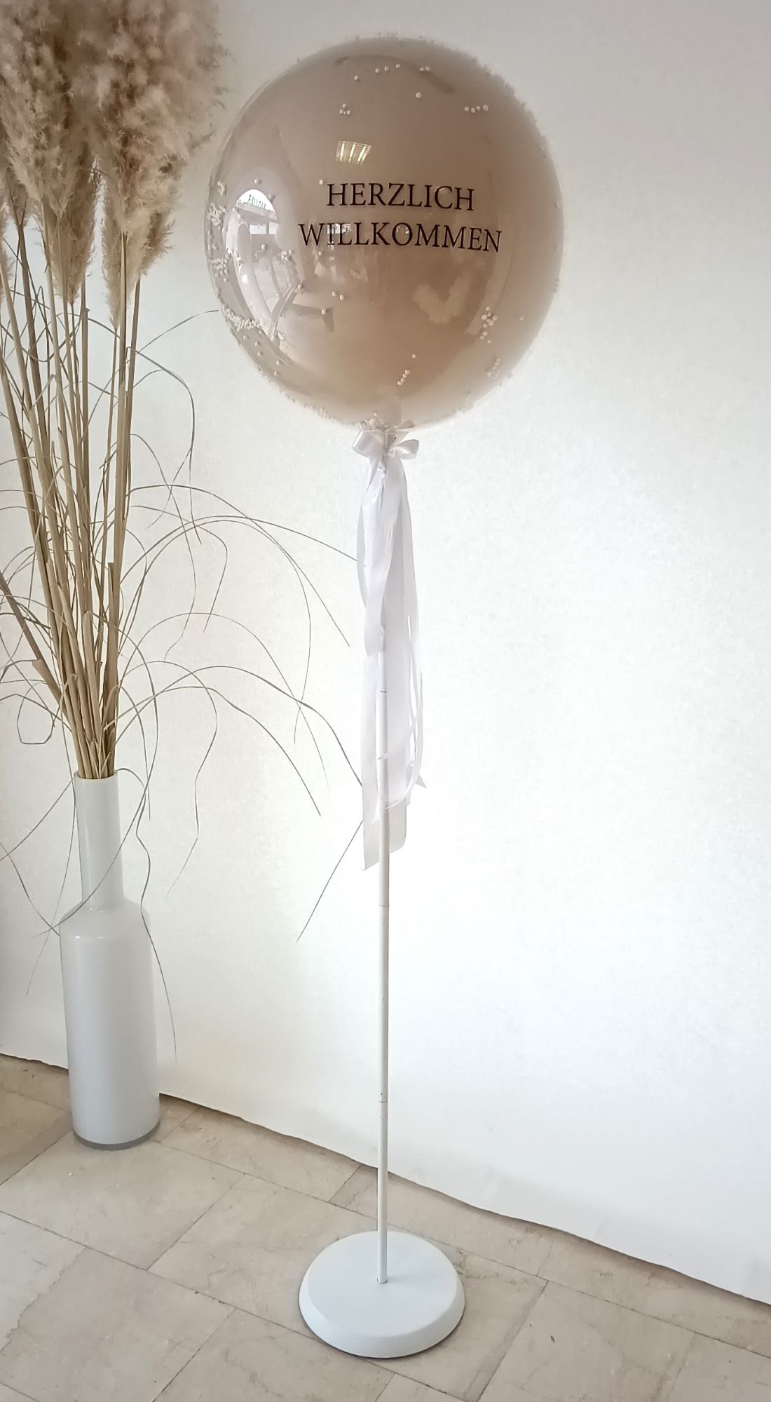 Ballon Herzlich Willkommen – Creme & Perlen