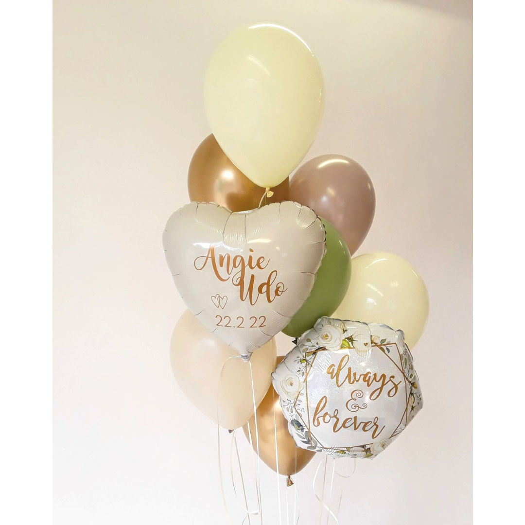 Ballonbouquet mit Herzballons und 'Always & Forever'-Schriftzug in Creme, Gold und Grün