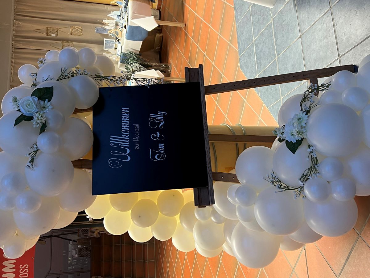 Großer Ballon Halbbogen mit Tafel & Staffelei