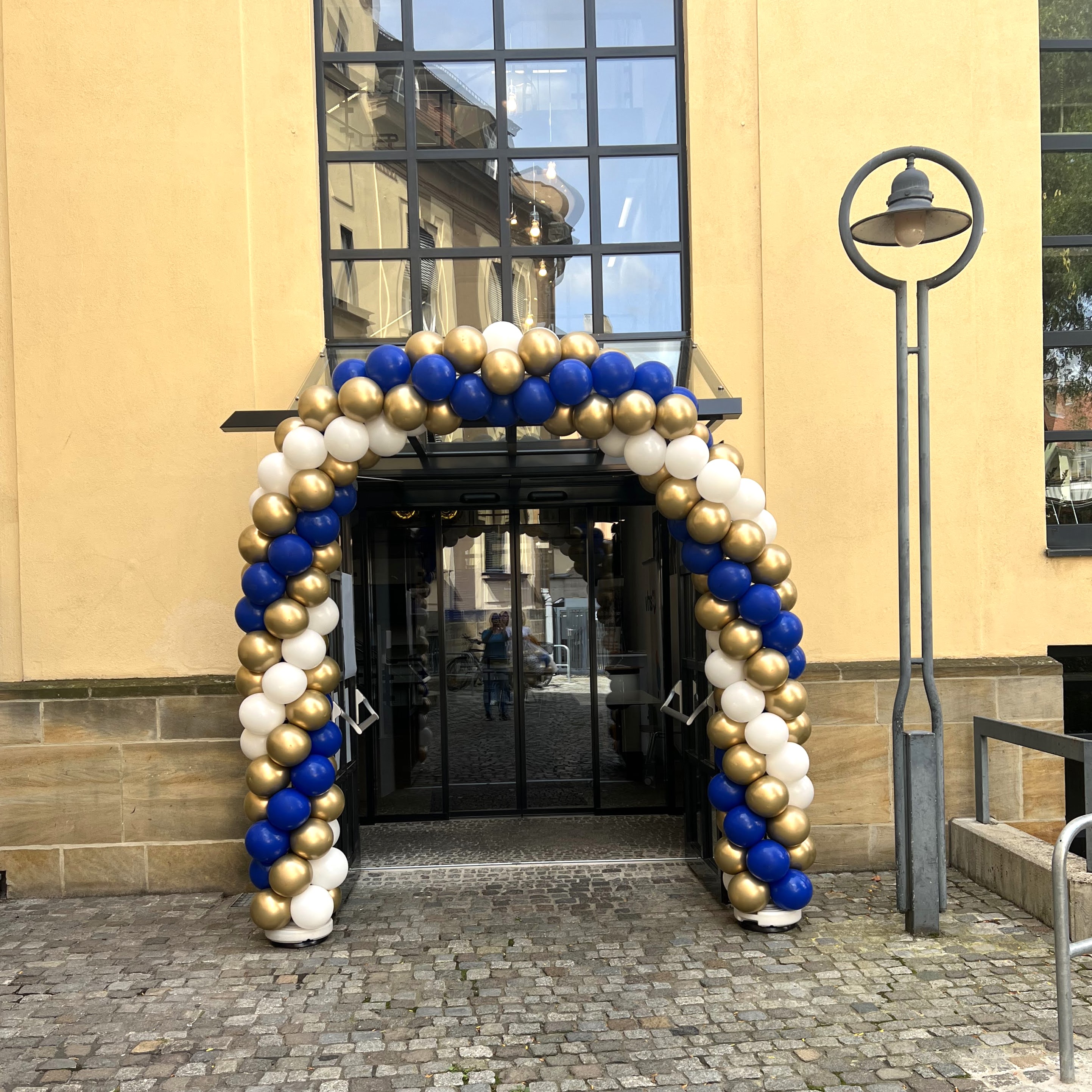 Ballonbogen (gedreht) – idealer Blickfang für Eingangsbereiche